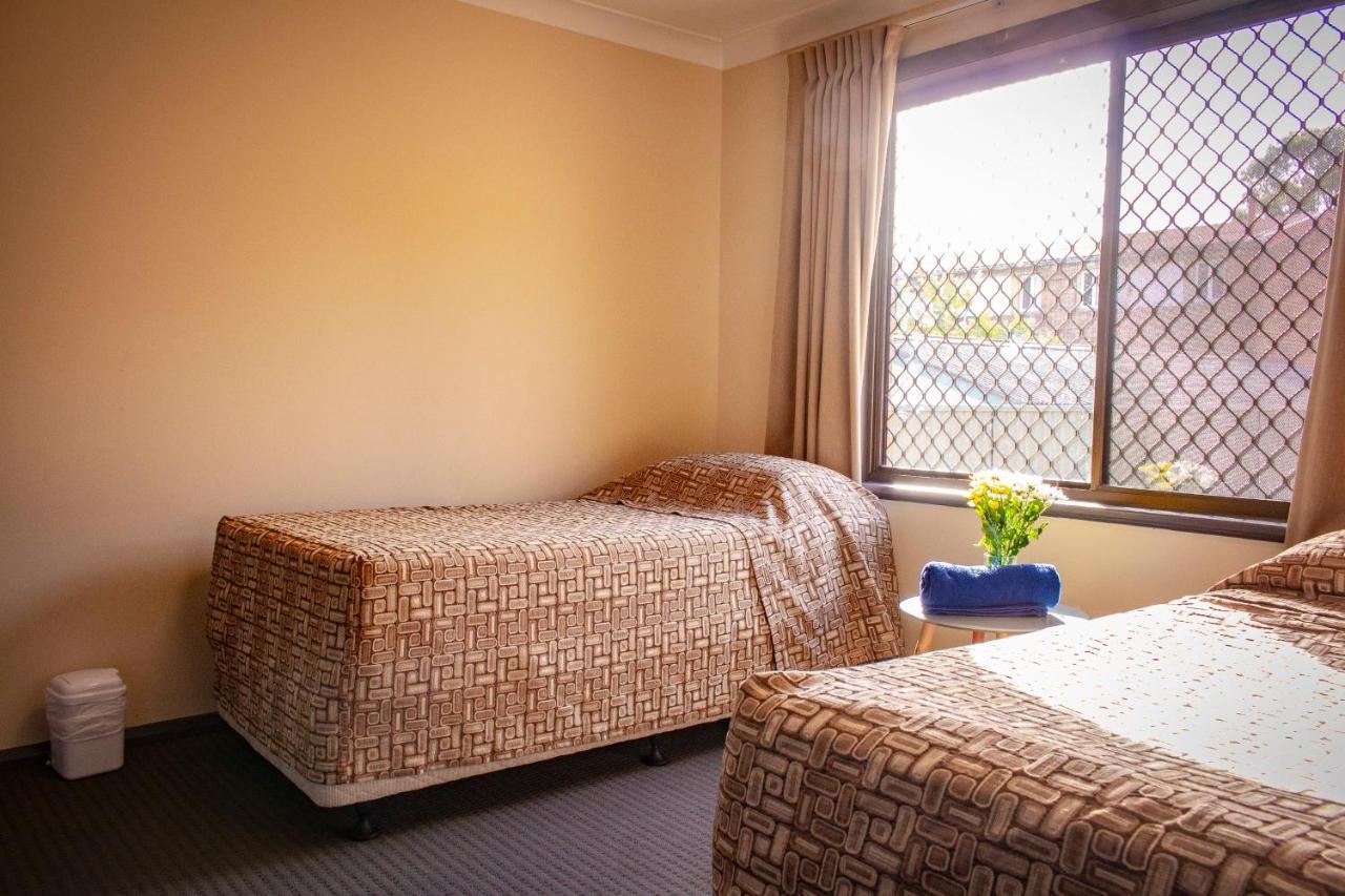 Liberty Plains Motor Inn Sydney Buitenkant foto